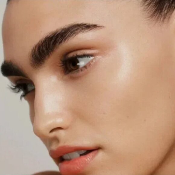 ✨ NIB Surratt Surreal Skin Foundation Wand Refill – Multi-Shades Available - Picture 6 of 8